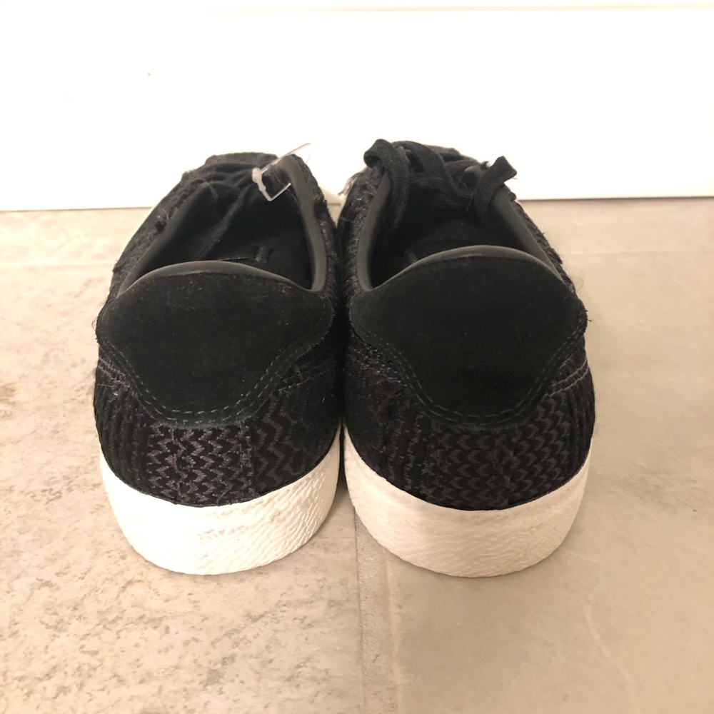 Converse Sneakers Black size 9.5